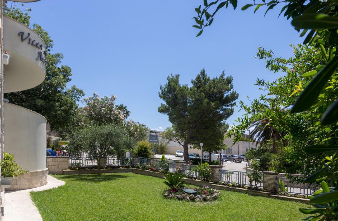Villa Alesa Tučepi Exteriör bild