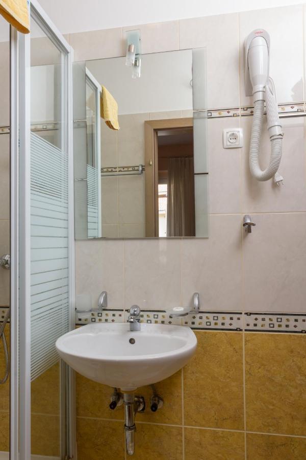 Villa Alesa Tučepi Exteriör bild