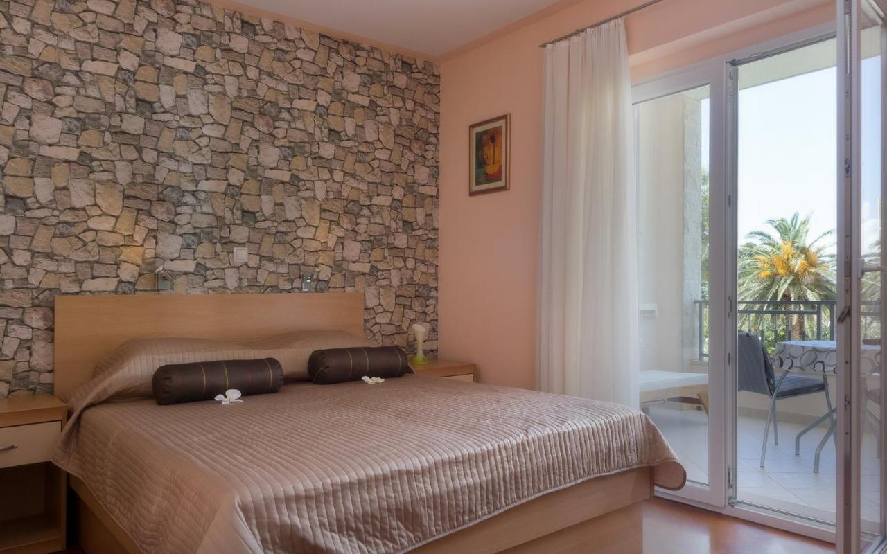 Villa Alesa Tučepi Exteriör bild