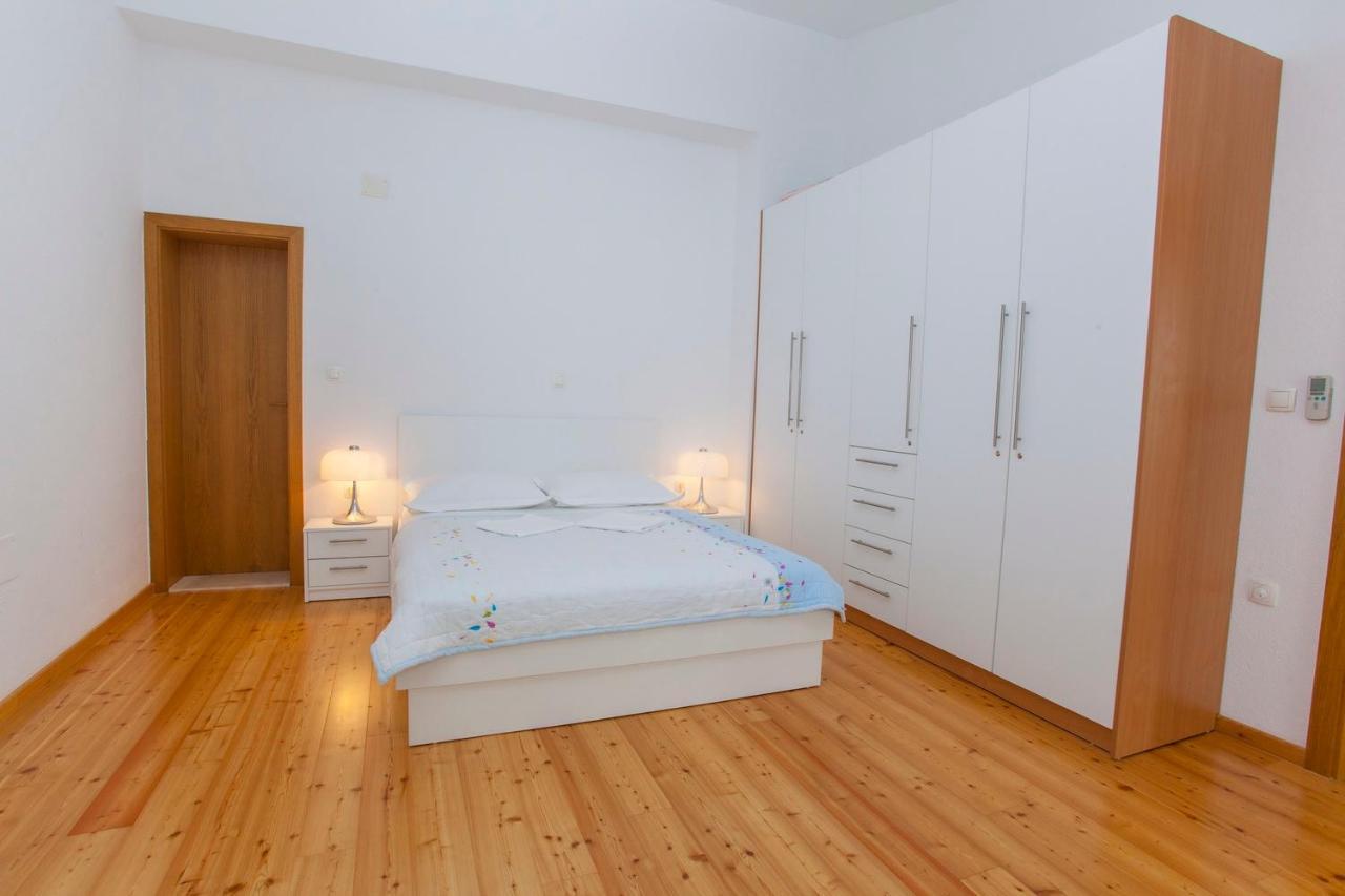 Villa Alesa Tučepi Exteriör bild