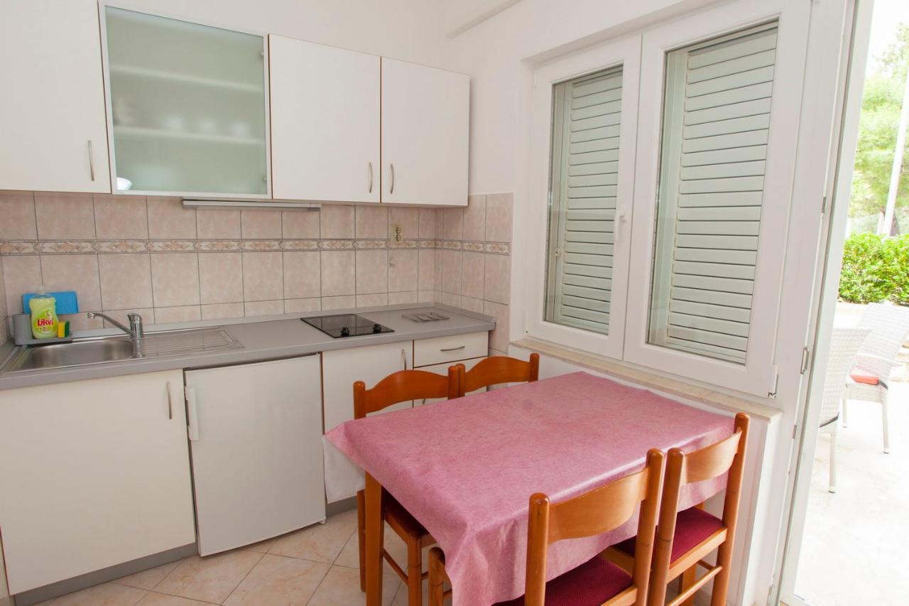 Villa Alesa Tučepi Exteriör bild