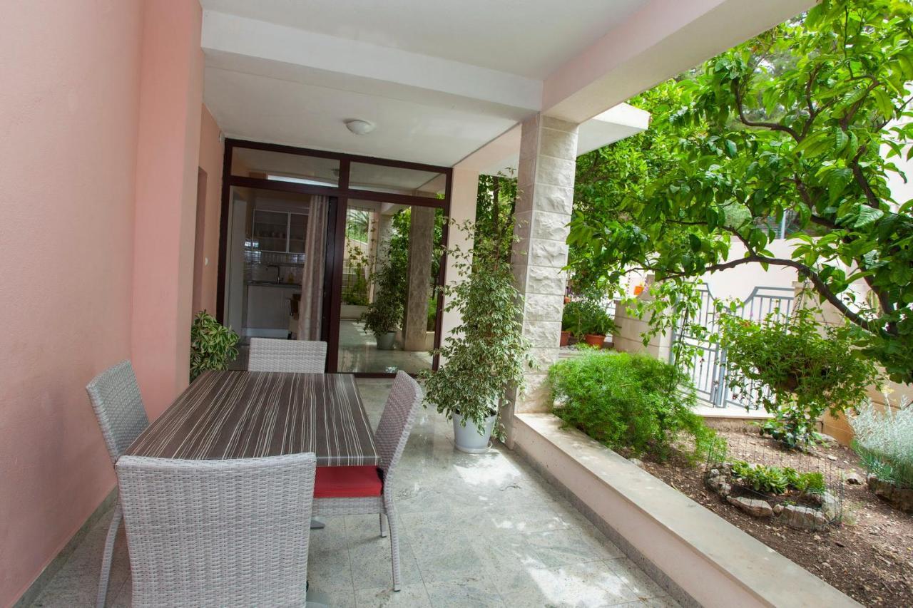 Villa Alesa Tučepi Exteriör bild
