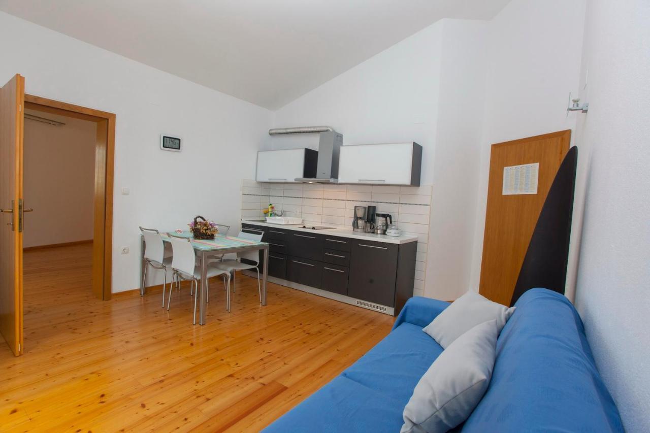 Villa Alesa Tučepi Exteriör bild