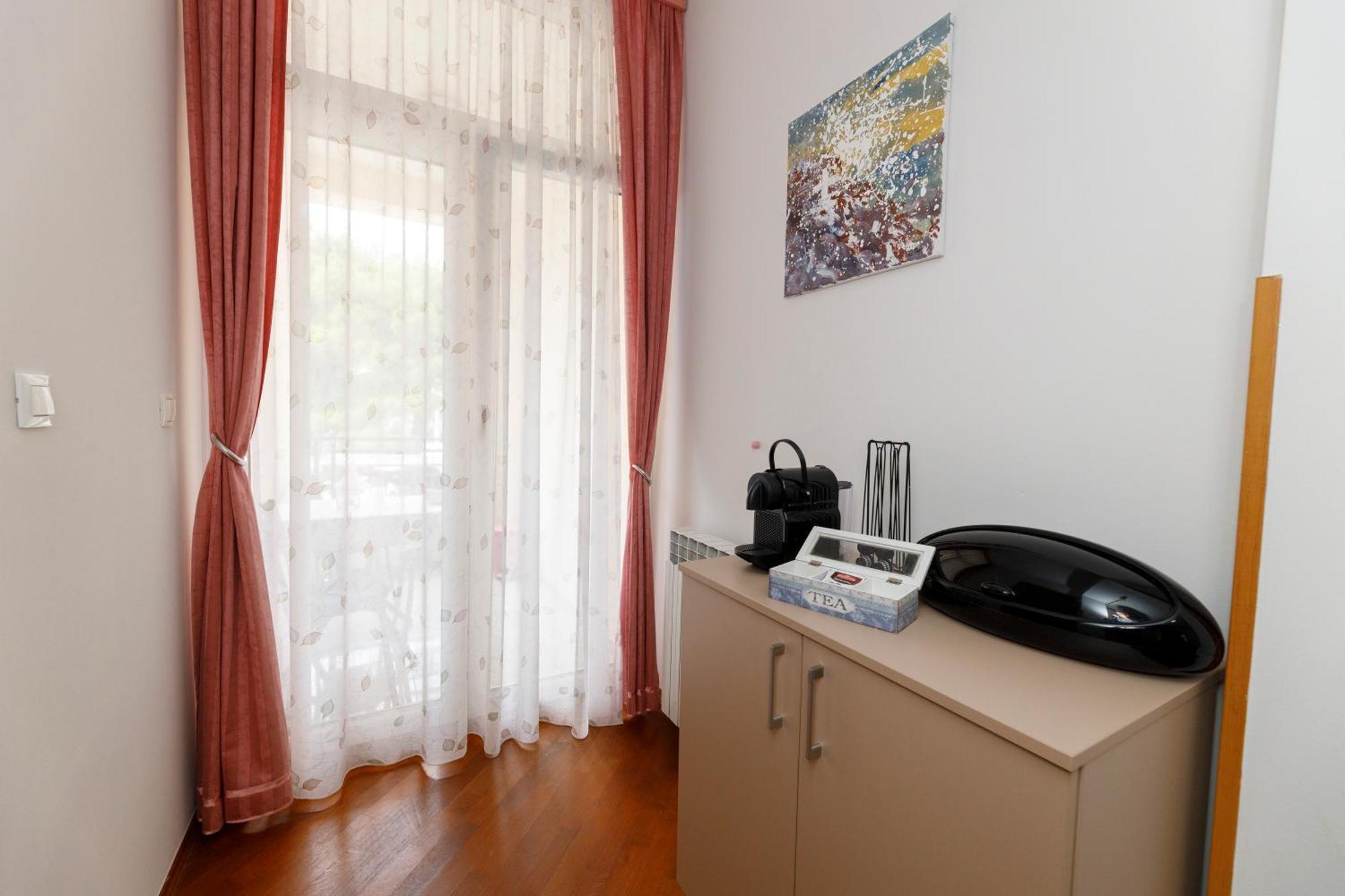 Villa Alesa Tučepi Exteriör bild