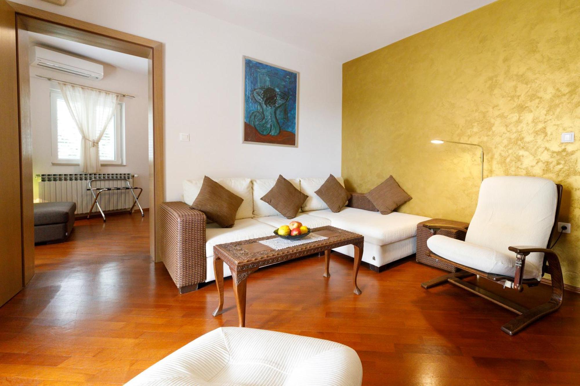 Villa Alesa Tučepi Exteriör bild
