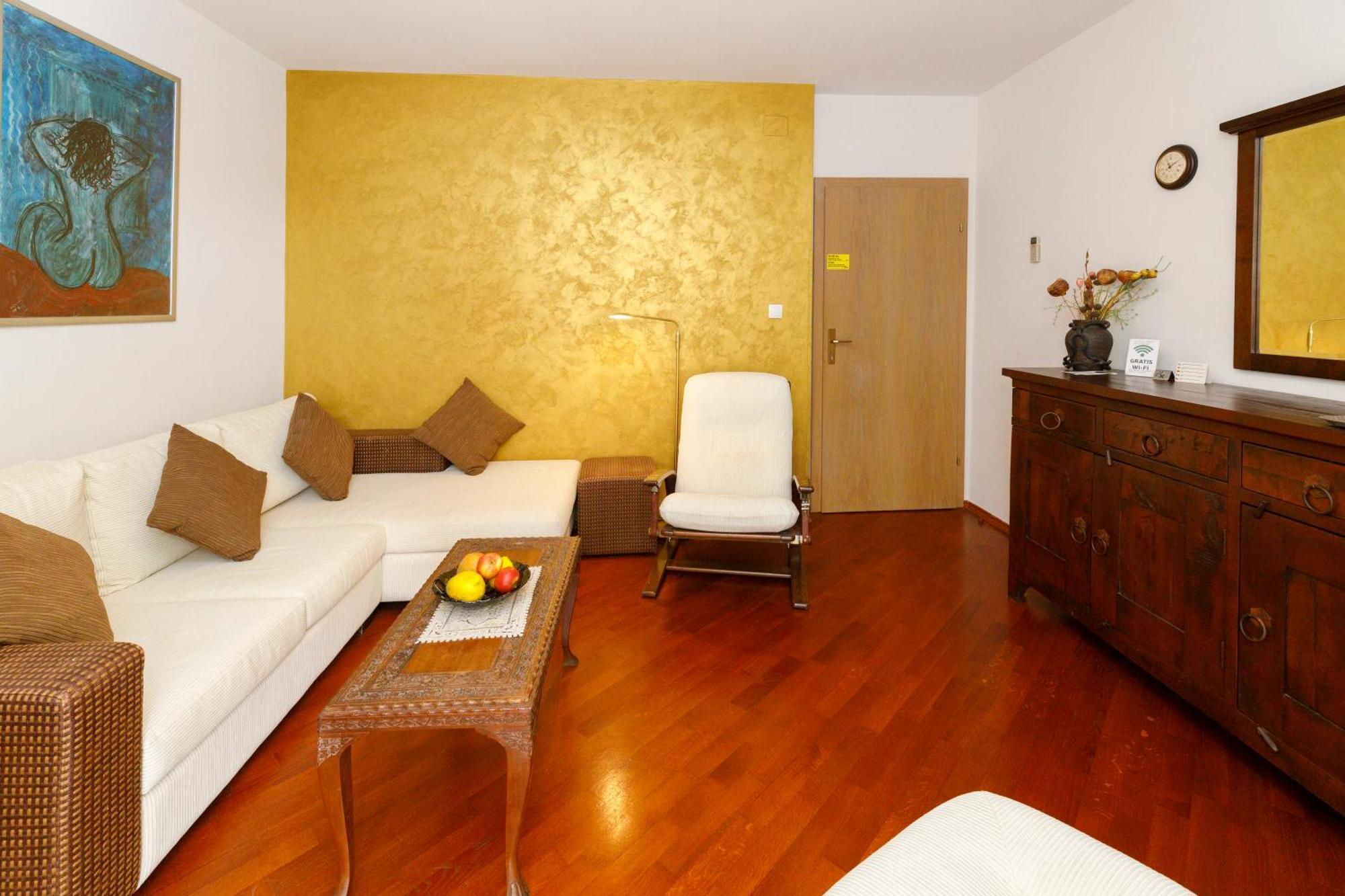 Villa Alesa Tučepi Exteriör bild